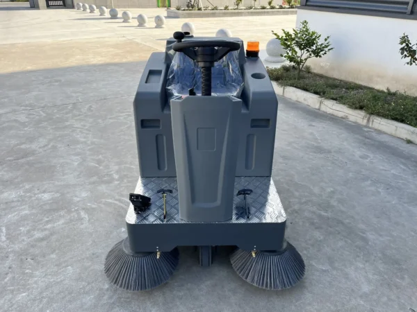 sn 1250ride on sweeping machine