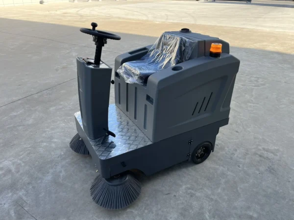 sn 1250ride on sweeping machine